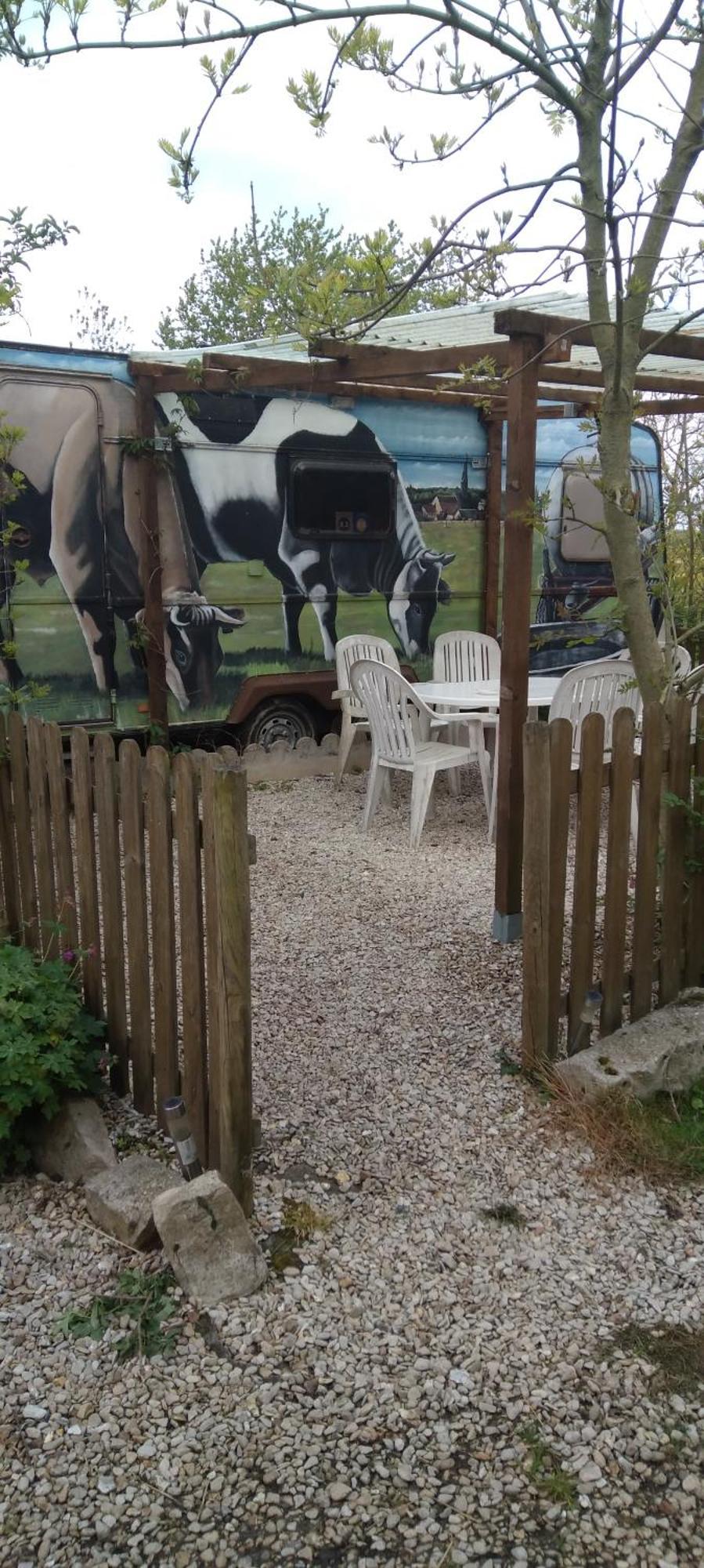 Ferme Pedagogique Des Pennetieres Villa Montcorbon Buitenkant foto